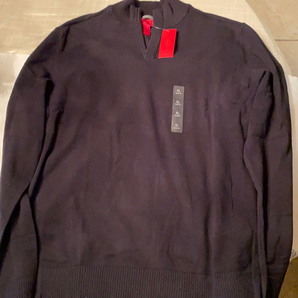 Men’s black zipper collar sweater